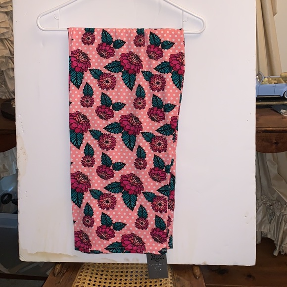 Mayfair Ladies Large Poly/Spandex Peached Pants - Picture 2 of 5